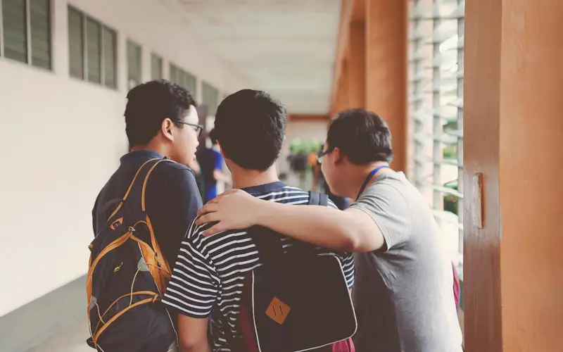 старшеклассники