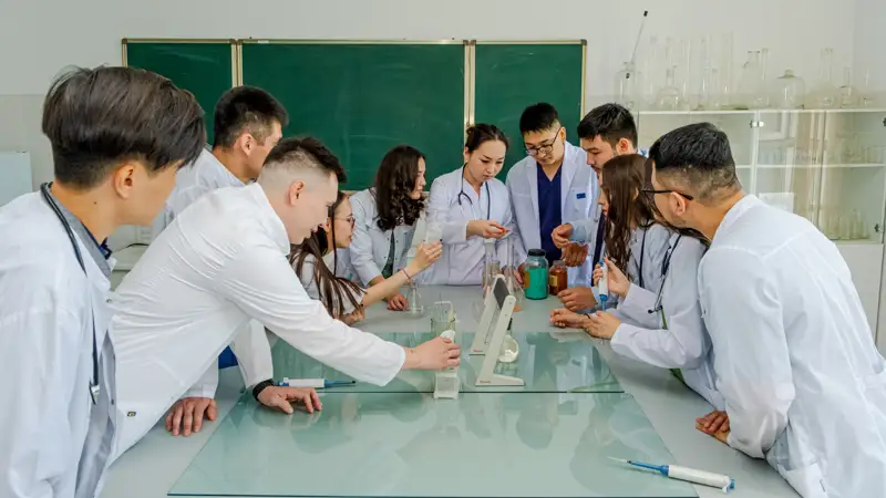 Студенты медики Медицина студенттері