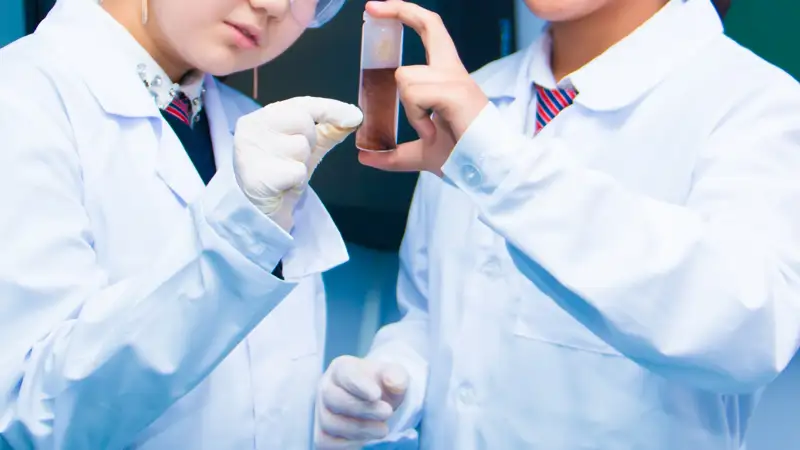 Студенты лаборатория Студенттер  зертхана