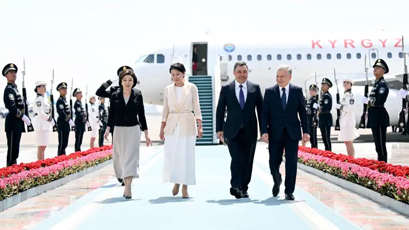 Kyrgyz President Sadyr Zhaparov arrives in Uzbekistan 
