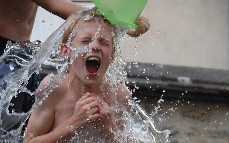 жара купание