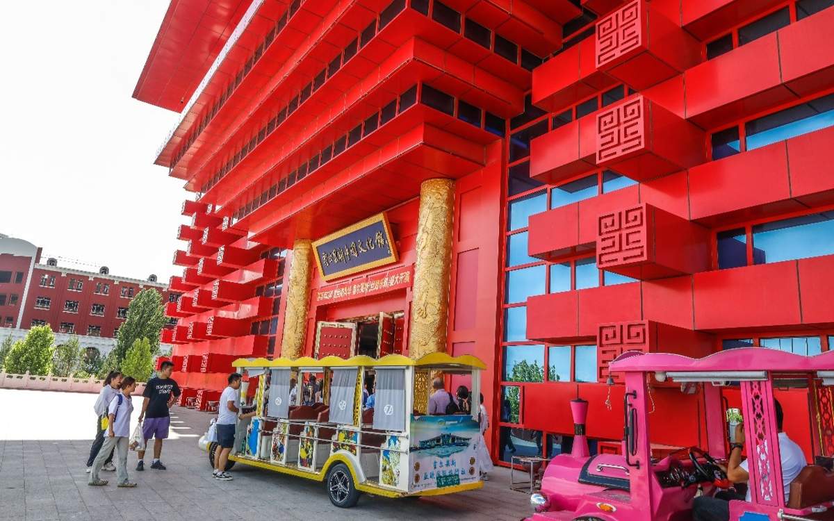 Моншадағы порнофотосуреттер