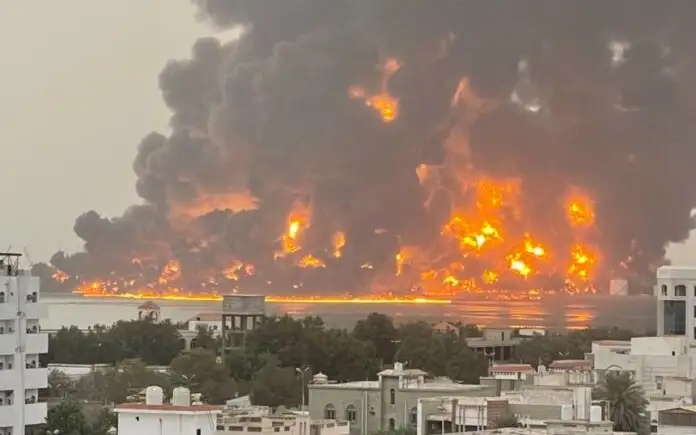 Израиль атаковал нефтехранилища в западном Йемене