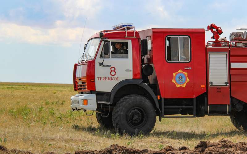 Почти в 5 раз сократилось количество лесных пожаров в Павлодарской области пожарная машина