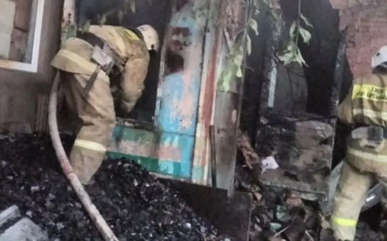 Пожар произошел в районе барахолки в Алматы 