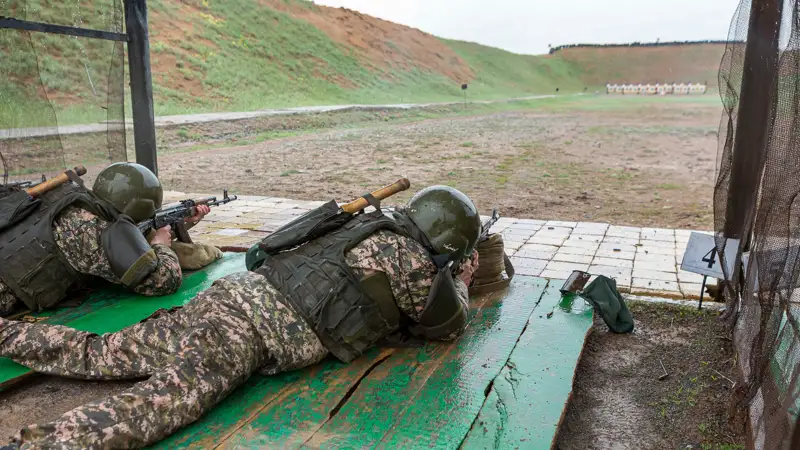 Военные учебная стрельба  Әскери оқу-жаттығу оқ ату