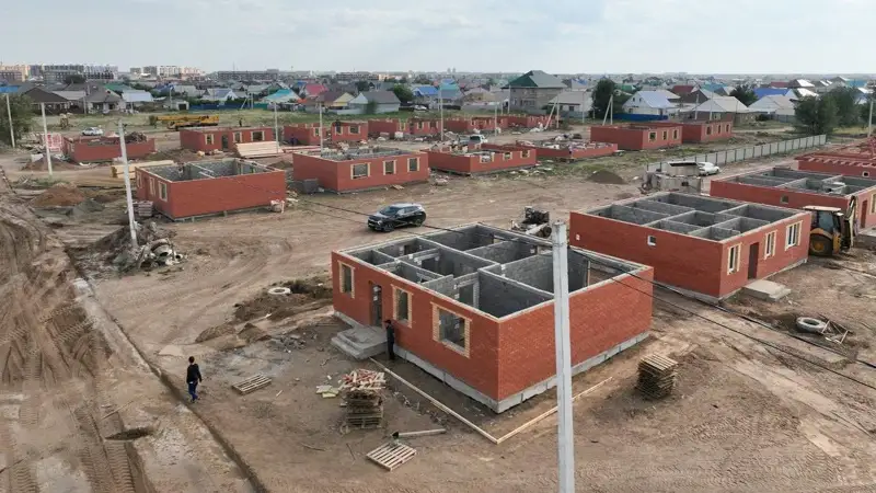 Олжас Бектенов поручил ускорить строительство жилья для пострадавших от паводков в РК