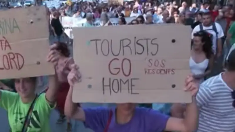 туризм испания протест