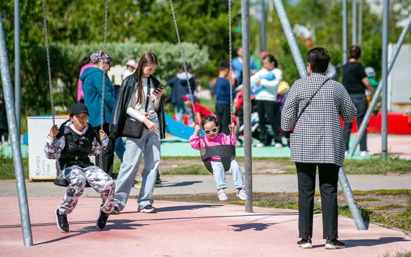 дети, детская площадка, отдых, парк, балалар, демалыс, саябақ, ойын алаңы, әткеншек