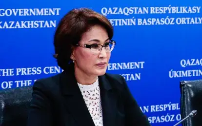 mınıstr zdravoohranenııa Akmaral Alnazarova, QR Densaýlyq saqtaý mınıstri Aqmaral Álnazarova