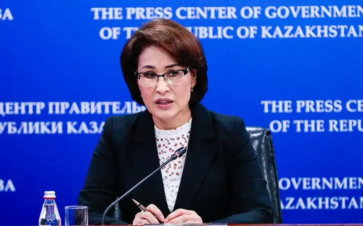 mınıstr zdravoohranenııa Akmaral Alnazarova, QR Densaýlyq saqtaý mınıstri Aqmaral Álnazarova