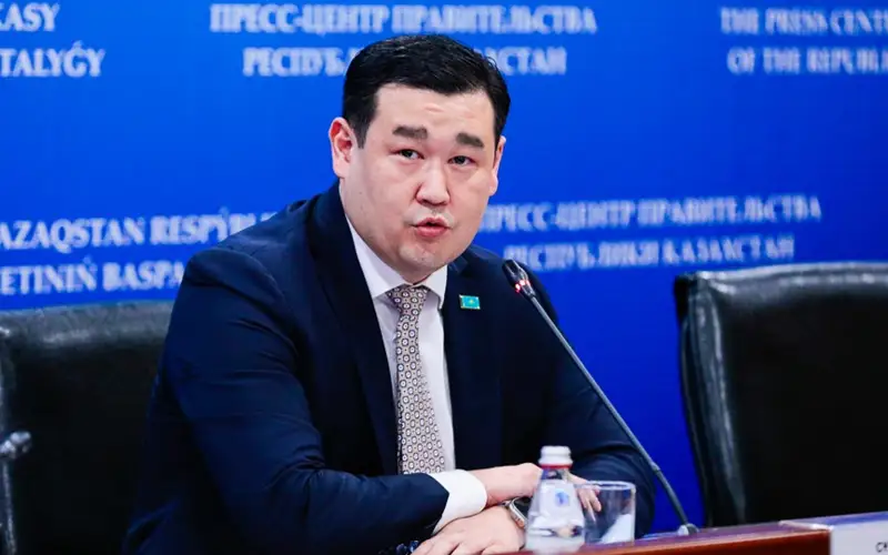  Азат Сұлтанов 