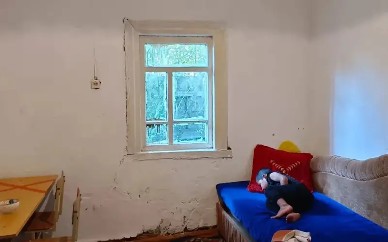 В каких условиях жила павлодарская школьница, ставшая мамой в 12 лет