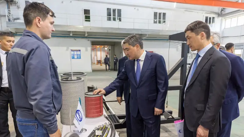 Олжас Бектенов ознакомился с развитием промышленности области Абай