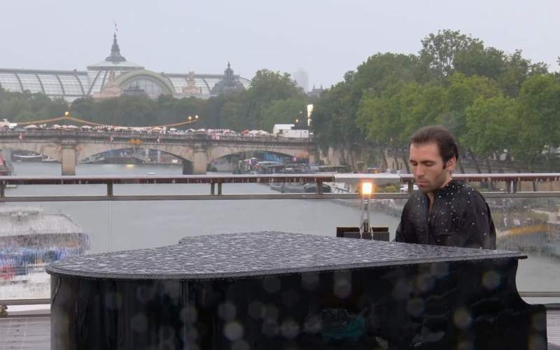 Paris Paris