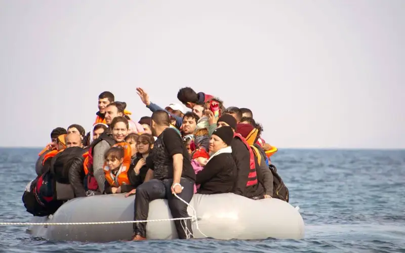 Рекордное количество мигрантов пересекло Ла-Манш за пол года