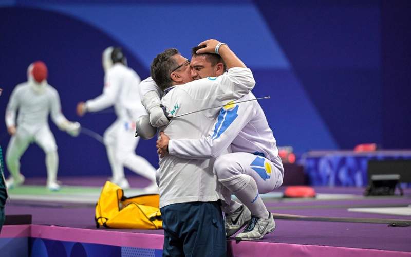 Olympic men's épée sensation: Kurbanov defeats Tokyo Games champion Olympic men's épée sensation: Kurbanov defeats Tokyo Games champion