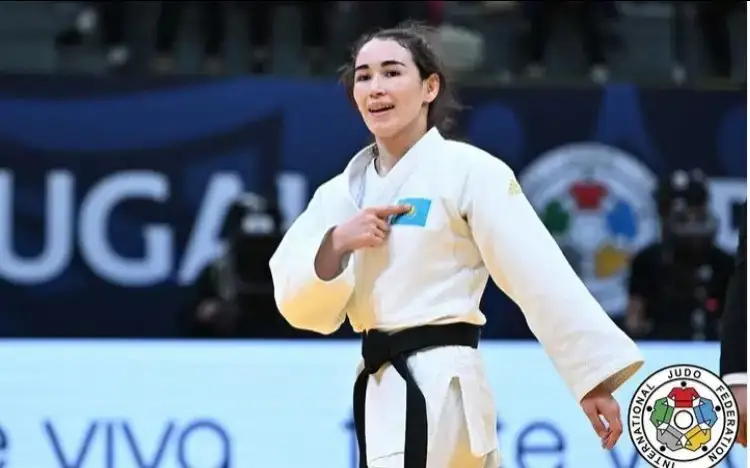 Мәжіліс депутаты өз атынан Әбиба Әбужақыноваға арнайы сыйақы бергелі отыр