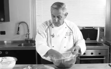 В Италии умер создатель десерта тирамису 