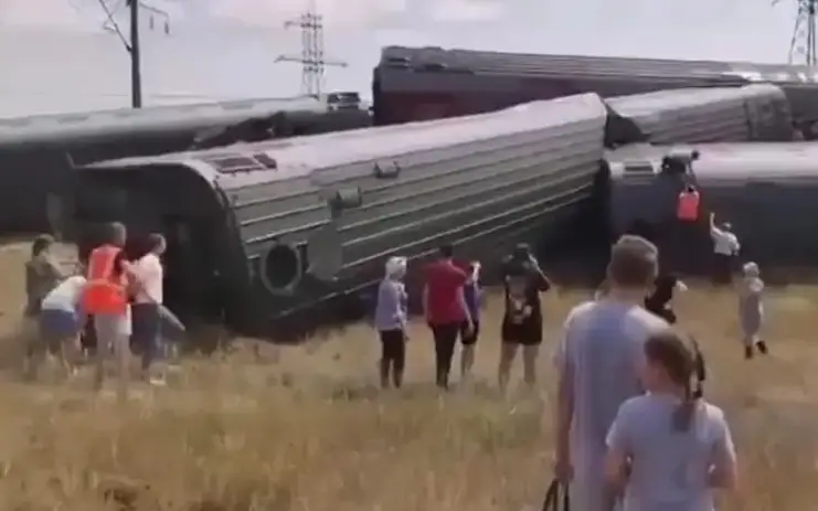 Сход вагонов в России