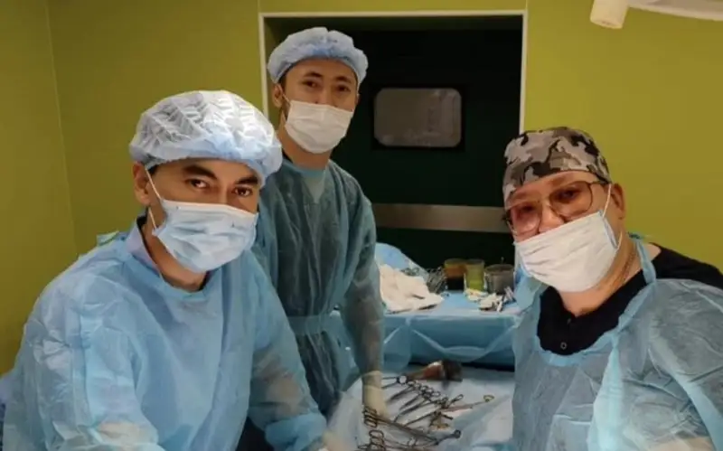 Giant tumor removed at Zhambyl Center for Oncology and Surgery