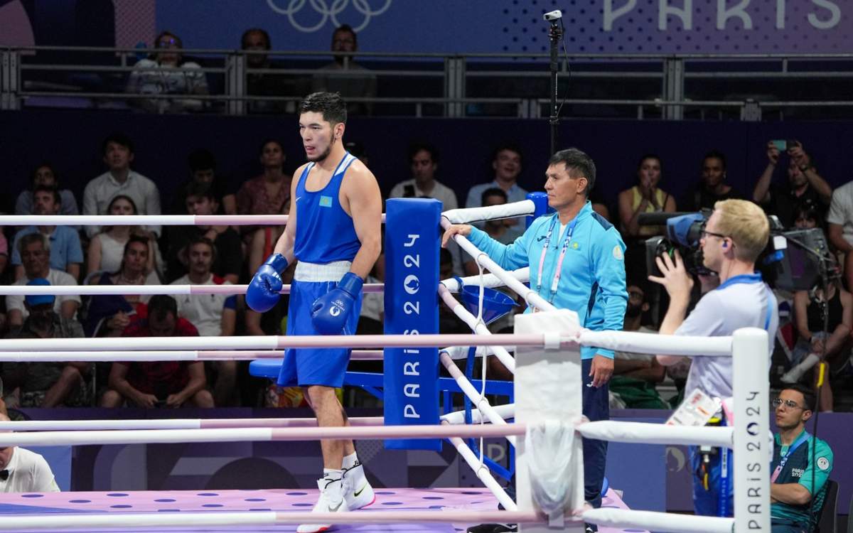 2024 Olympics Boxer Nurbek Oralbay defeats Australian Callum Peters