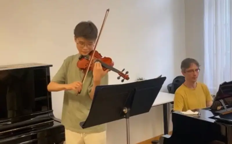 Юный казахстанский скрипач занял первое место на конкурсе в Австралии