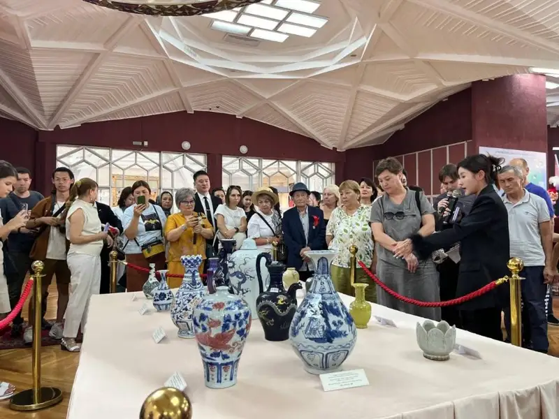 中哈文化交流新篇章：中国瓷器展在阿拉木图开幕