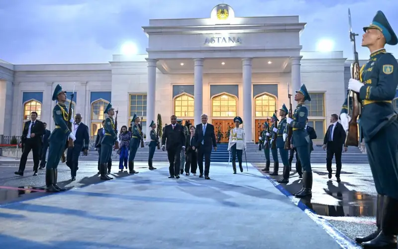 Касым-Жомарт Токаев проводил в столичном аэропорту Дени Сассу-Нгессо в Алматы