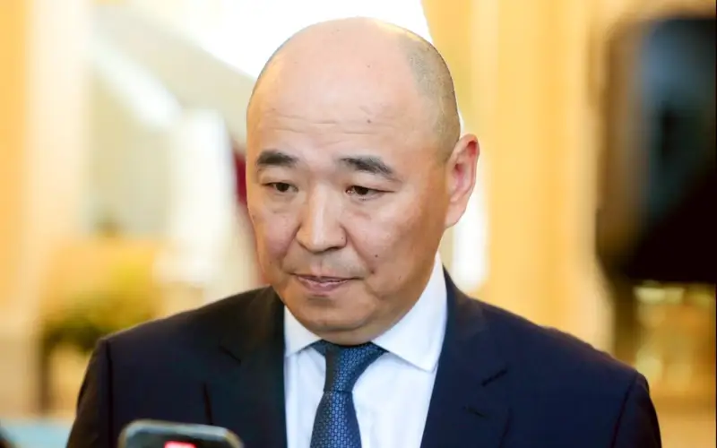 Kazakh Industry and Construction Minister Kanat Sharlapaev