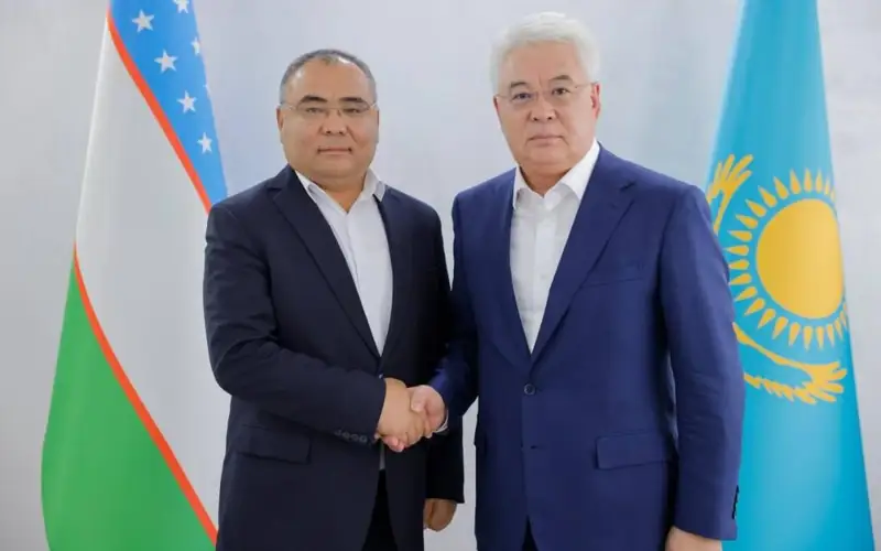 В Ташкенте состоялась встреча посла Казахстана в Узбекистане Бейбут Атамкулова с министром сельского хозяйства Республики Узбекистан Иброхимом Абдурахмоновым