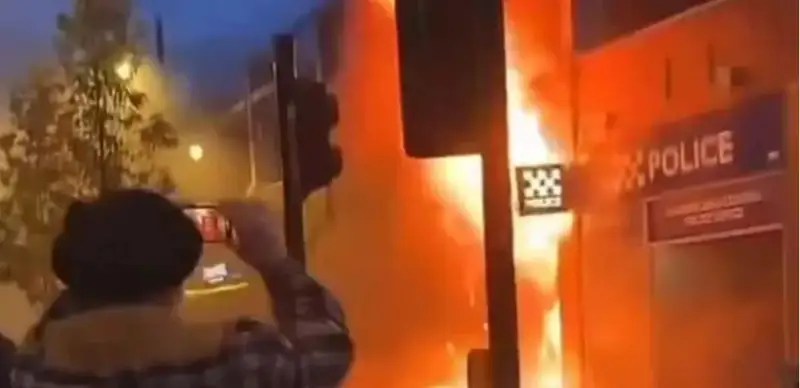 Беспорядки в Англии