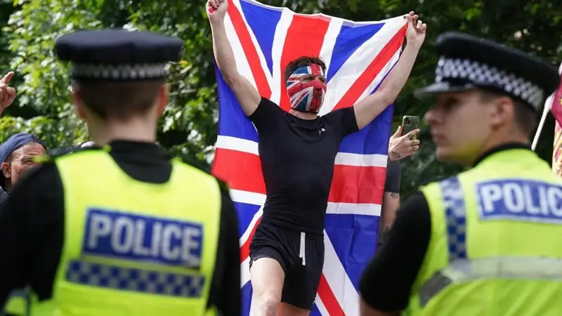 беспорядки в Великобритании