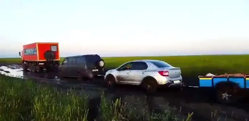 Костанайские спасатели вызволили из грязевого плена 19 человек