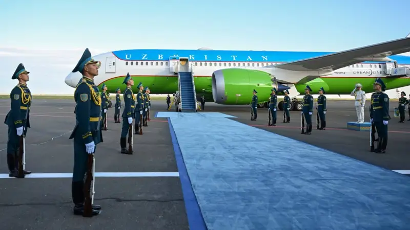 ÓZbekstan prezıdentin qarsy alý