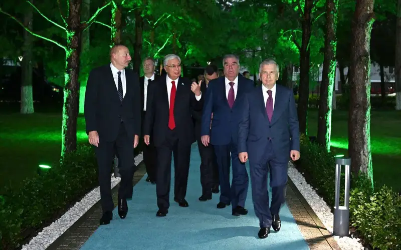  Главы государств Центральной Азии и Азербайджана собрались за ужином в Астане