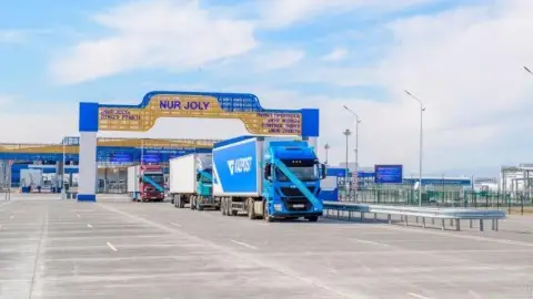 автомобильный переход, пункт пропуска "Нур Жолы"