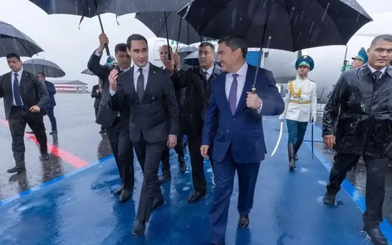 Turkmenistan President arrives at Astana Airport