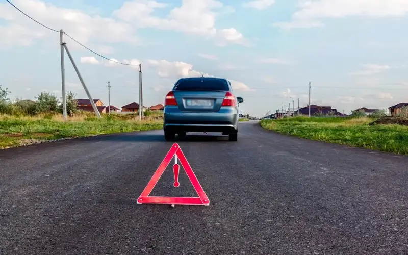Qyzylorda oblysynda segiz adam mingen avtokólik aýdarylyp, bir adam kóz jumdy 