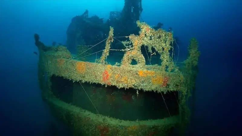 Sunken ship