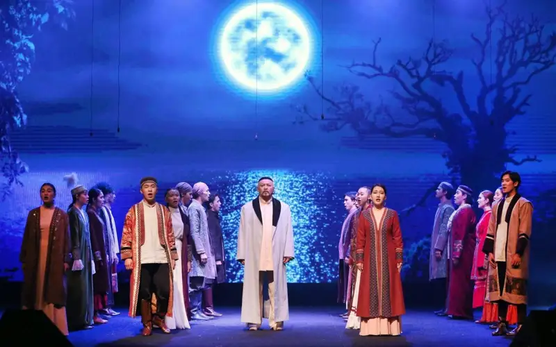 В Алматы прошел концерт-спектакль, посвященный Дню Абая