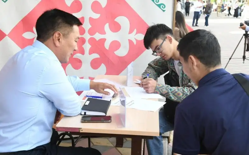 Астанада бос жұмыс орындарына арналған кезекті жәрмеңке өтті