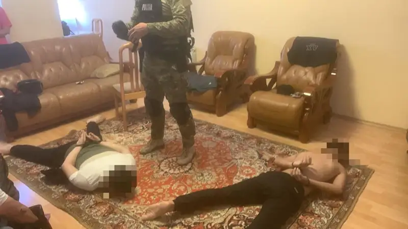 адам тонаған