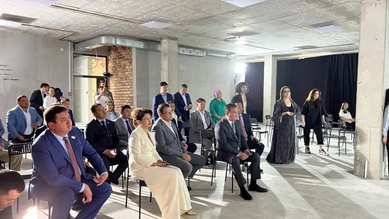 Сенатор Лукин: Наша цель — обеспечить высокий уровень образования для молодежи