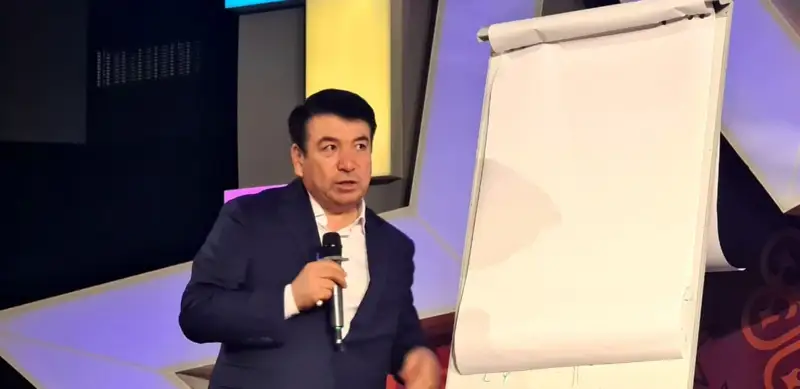Гани Бейсембаев на форуме учителей