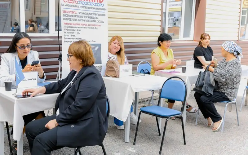 Jumysshy mamandyqtar jyly: Astanada kezekti bos jumys oryndary jármeńkesi ótedi
