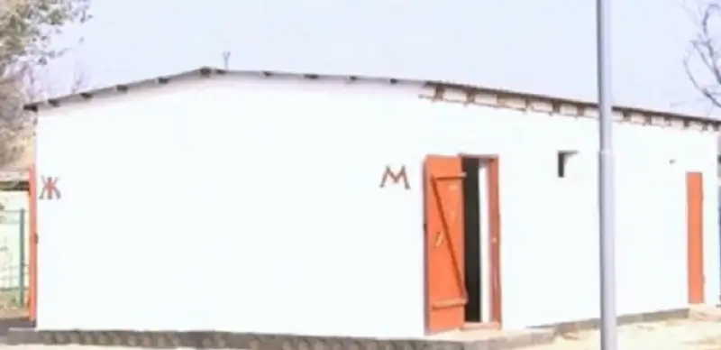 уличные туалеты в школах