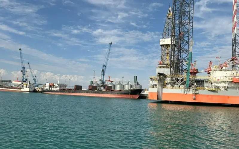 Военно-морские силы отметили 28-ю годовщину поднятия флага Актау, Каспий