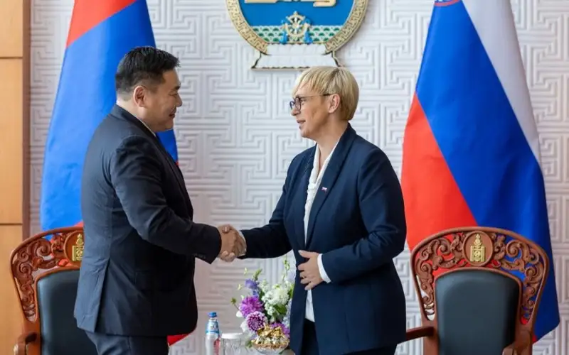 Prime Minister of Mongolia pays courtesy call on President of Slovenia