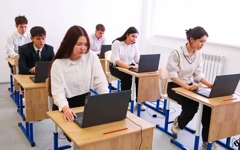 школа, ноутбуки, интернет